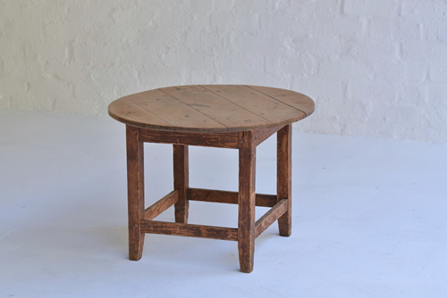 041 B Variety of tables  